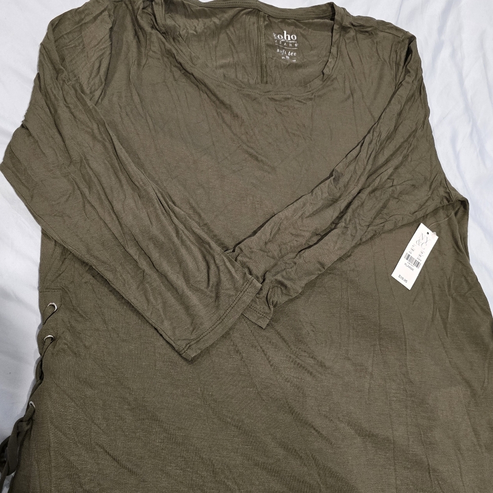 New York & Company Green Long Sleeve Tee Soft Cotton Crew Neck